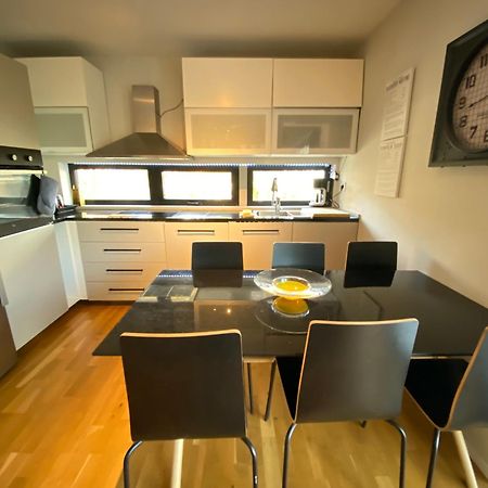 Вилла Townhouse On Arlanda Stockholm Metro Line - Easy Checkin Соллентуна Экстерьер фото