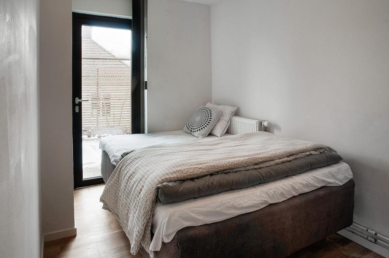 Вилла Townhouse On Arlanda Stockholm Metro Line - Easy Checkin Соллентуна Экстерьер фото