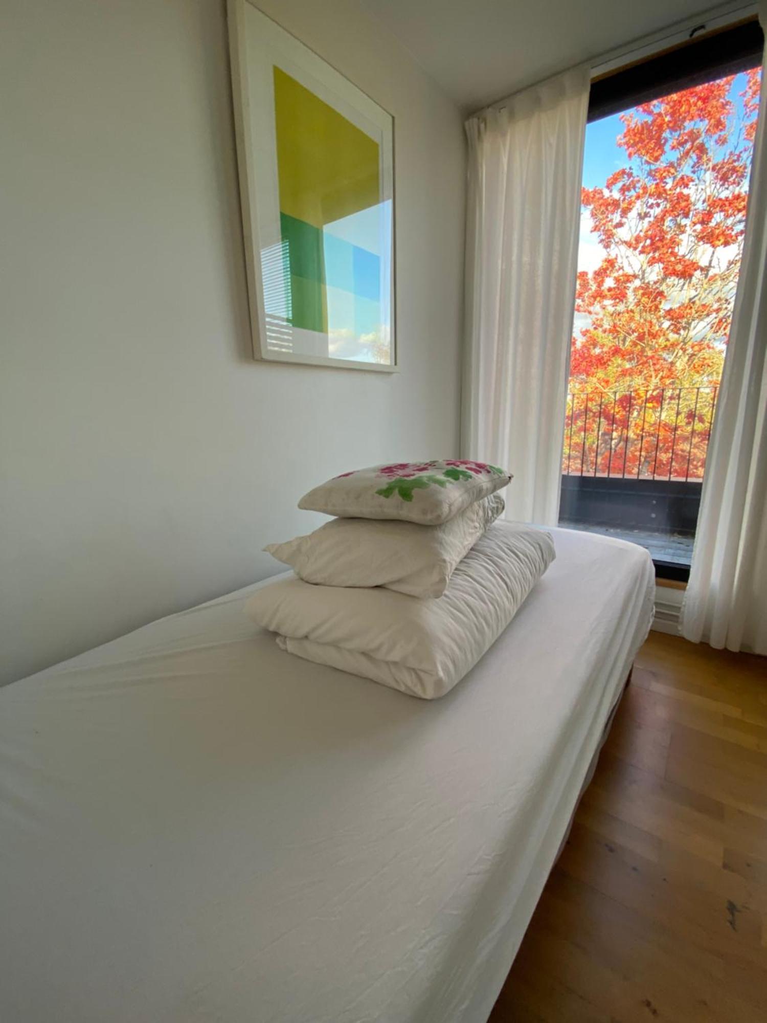 Вилла Townhouse On Arlanda Stockholm Metro Line - Easy Checkin Соллентуна Экстерьер фото