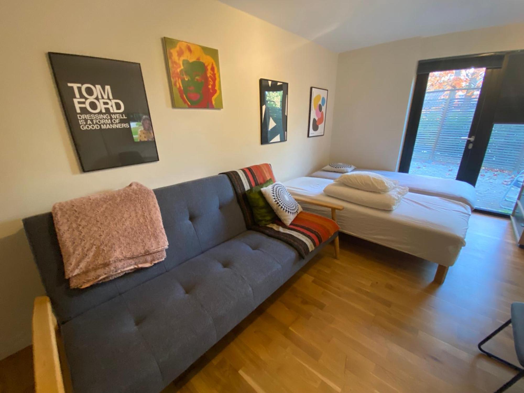 Вилла Townhouse On Arlanda Stockholm Metro Line - Easy Checkin Соллентуна Экстерьер фото