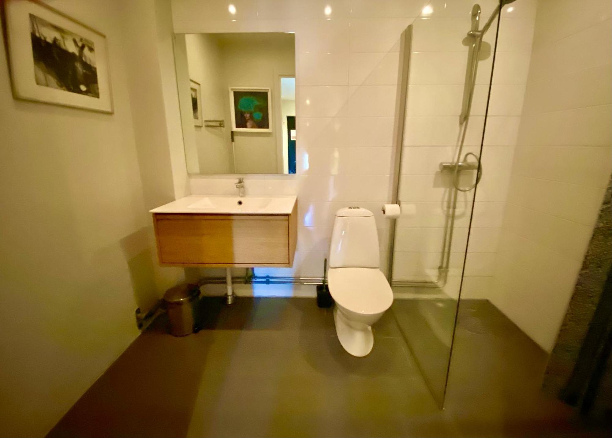 Вилла Townhouse On Arlanda Stockholm Metro Line - Easy Checkin Соллентуна Экстерьер фото