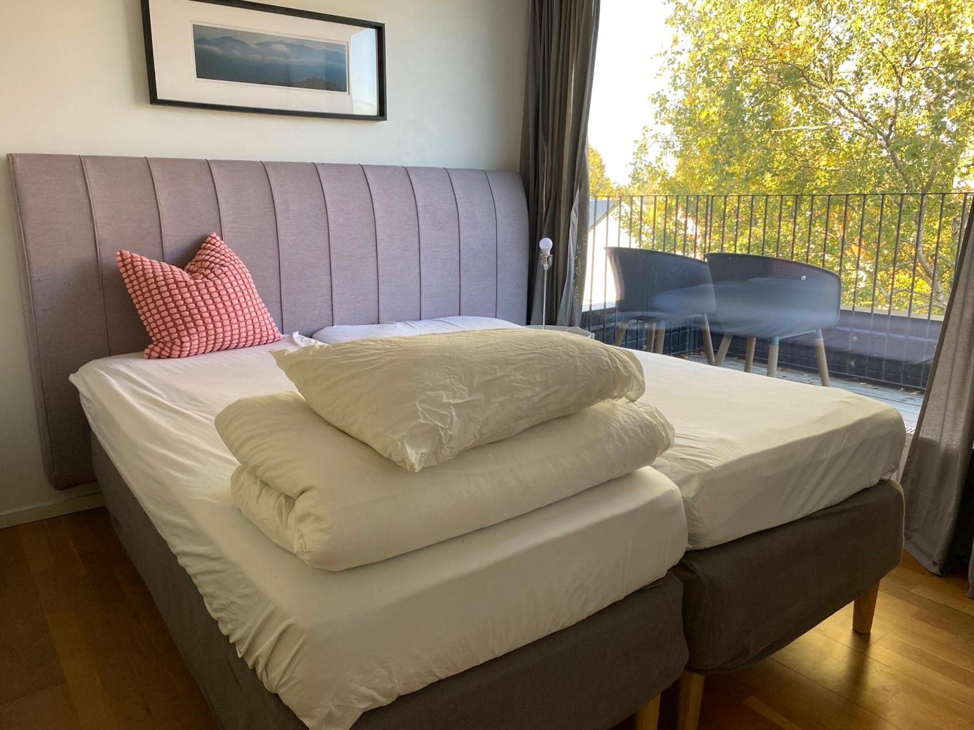 Вилла Townhouse On Arlanda Stockholm Metro Line - Easy Checkin Соллентуна Экстерьер фото